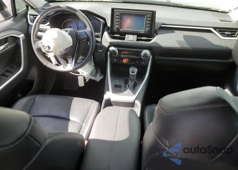 2020 Toyota Rav4 Xle Premium z USA, uszkodzony, nr VIN 2T3C1RFV9LW079363